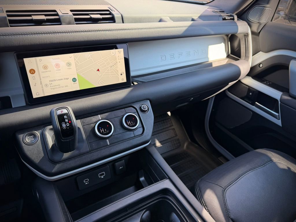 Used 2024 Land Rover Defender 110 X-Dynamic SE image 25