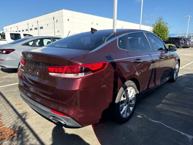 Used 2018 Kia Optima LX w/ 17" Alloy Wheels Package image 5