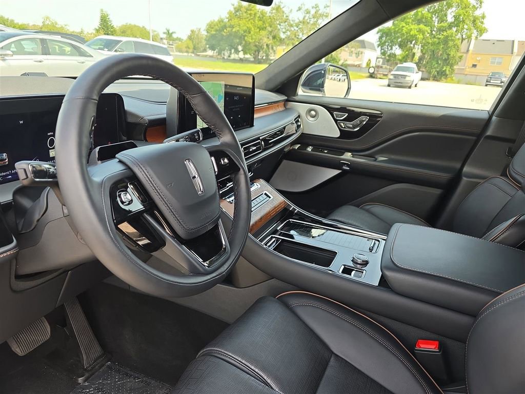 New 2025 Lincoln Aviator Black Label AWD/4WD image 22