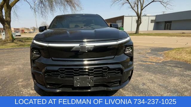 Certified 2024 Chevrolet Silverado EV RST AWD/4WD image 3