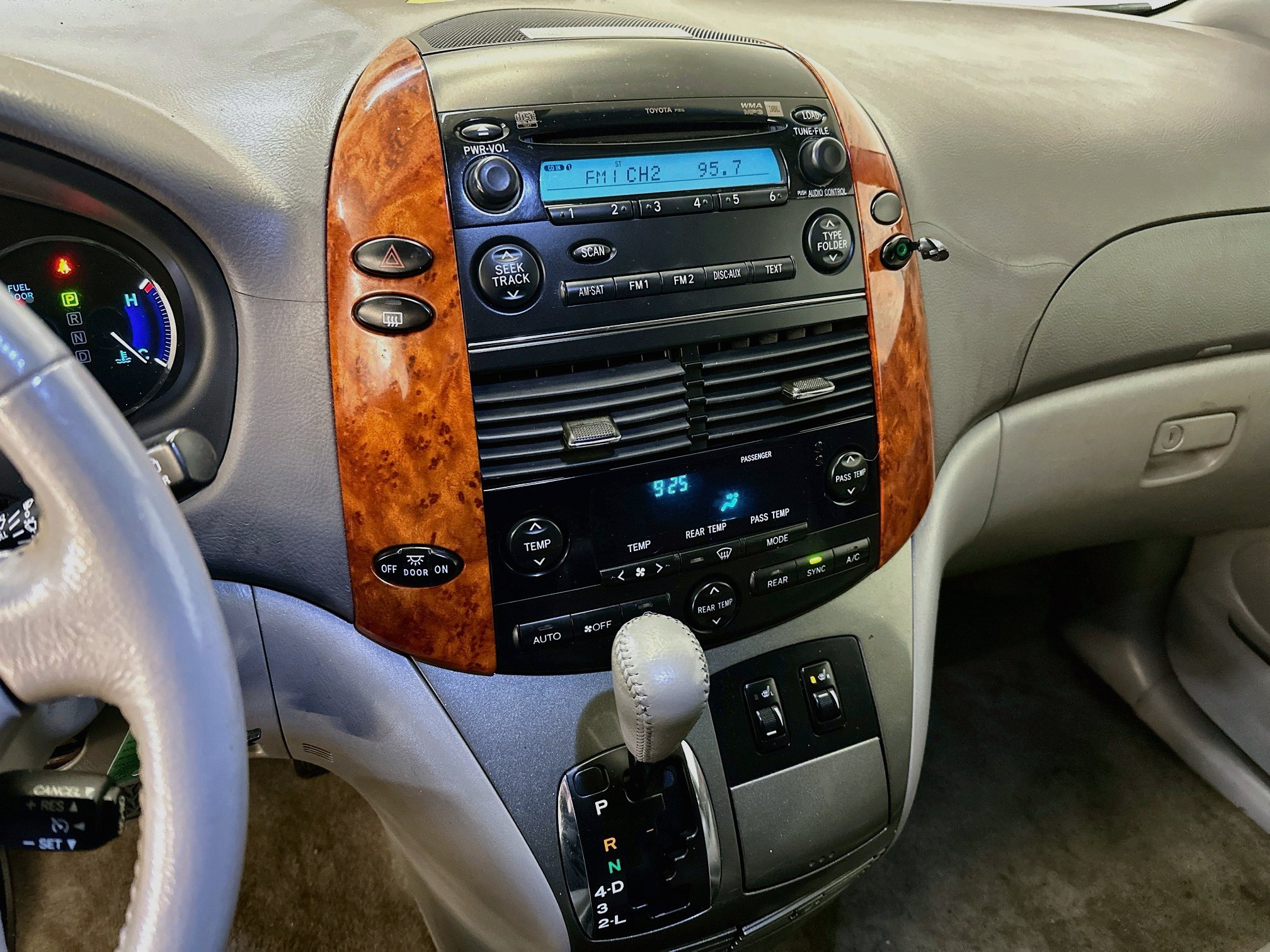 Used 2007 Toyota Sienna XLE FWD image 24