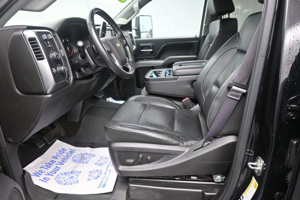 Used 2016 Chevrolet Silverado 2500 LT w/ Midnight Edition AWD/4WD image 29