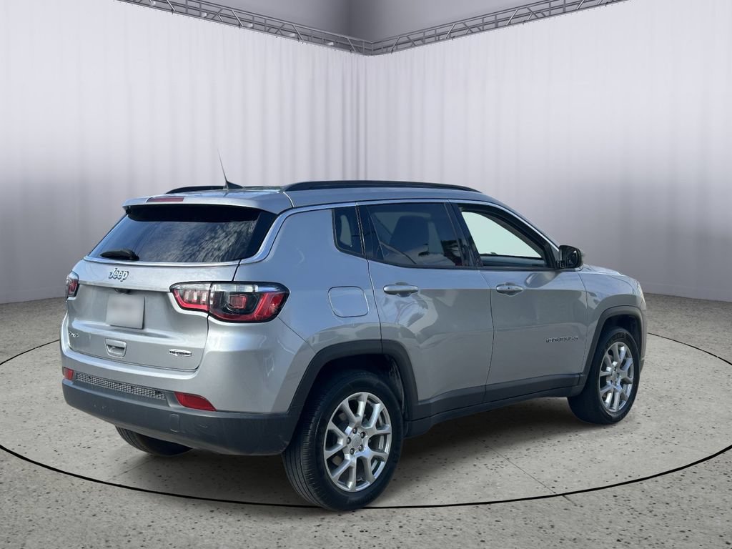 Used 2022 Jeep Compass Latitude AWD/4WD image 9