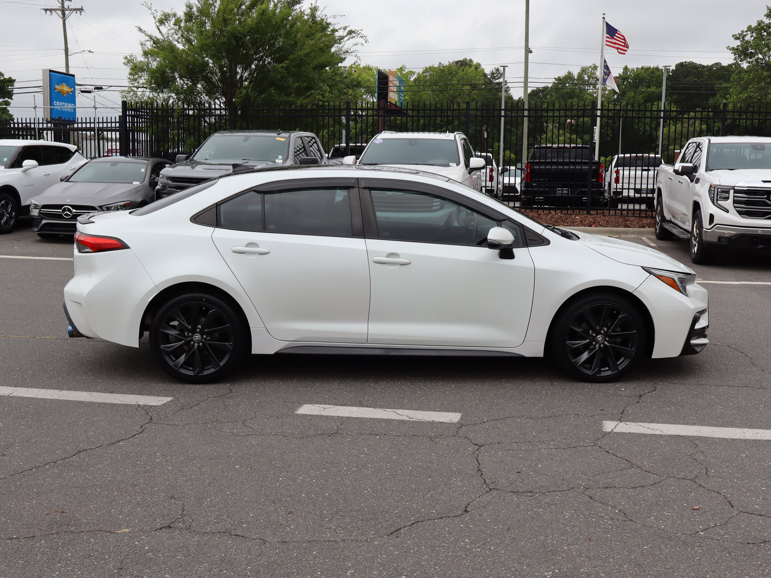 Used 2023 Toyota Corolla XSE FWD image 11