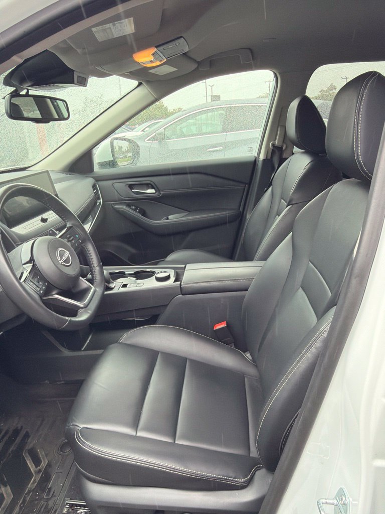 Used 2024 Nissan Rogue SL AWD/4WD image 4
