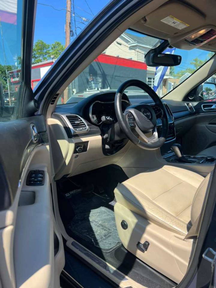 Used 2019 Jeep Grand Cherokee Limited AWD/4WD image 26