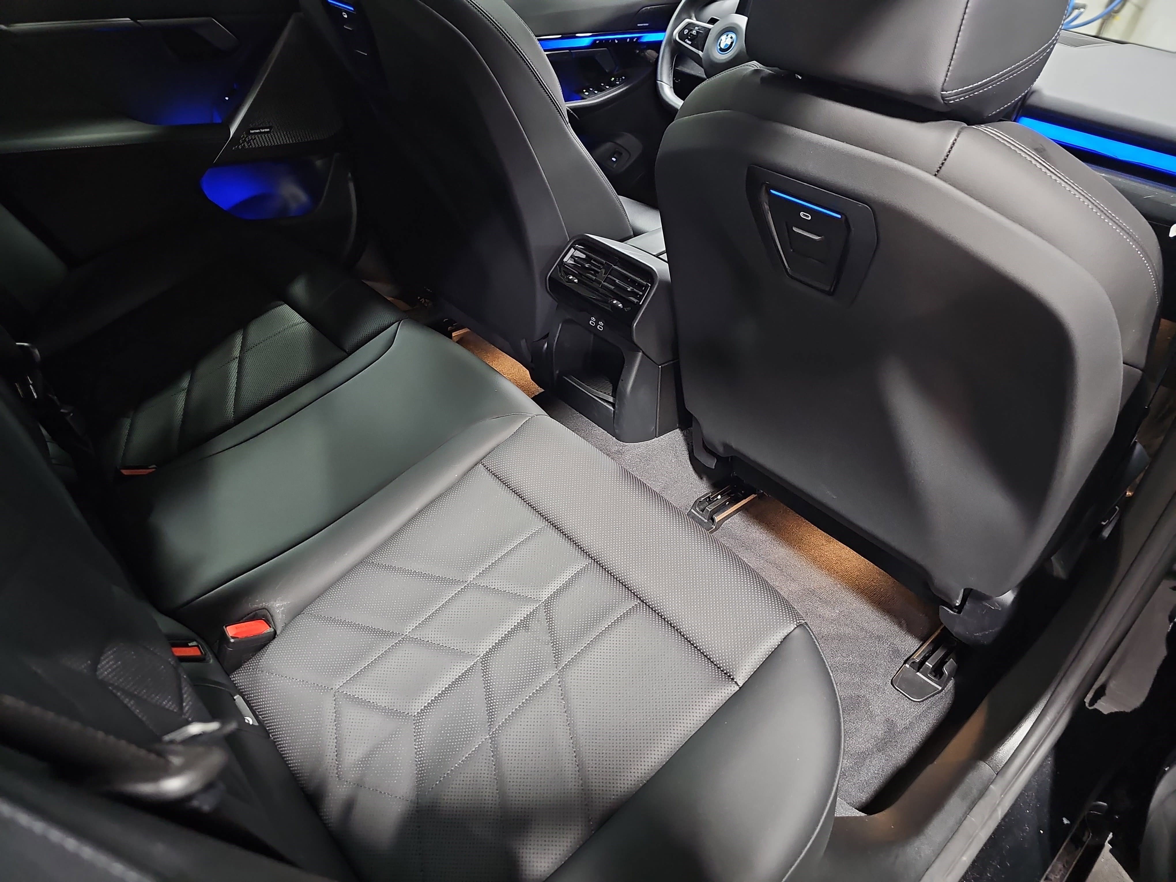 Certified 2025 BMW i5 eDrive40i w/ M Sport Package image 12