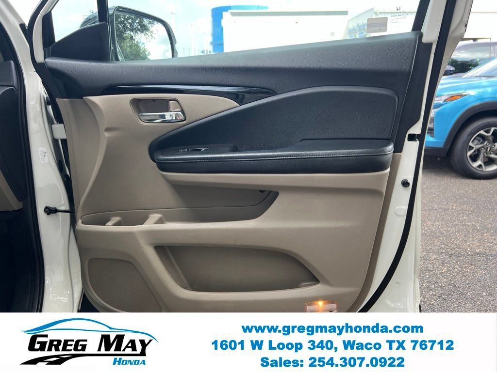 Used 2018 Honda Pilot Touring image 12