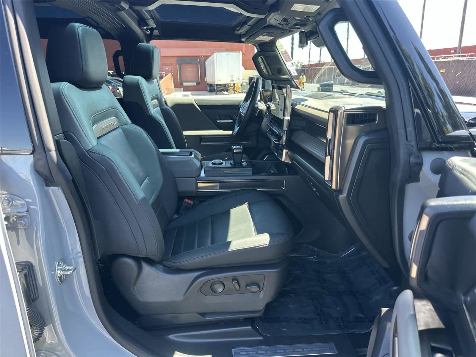 Used 2024 GMC Hummer EV 3X w/ LPO, Illumination Package image 13