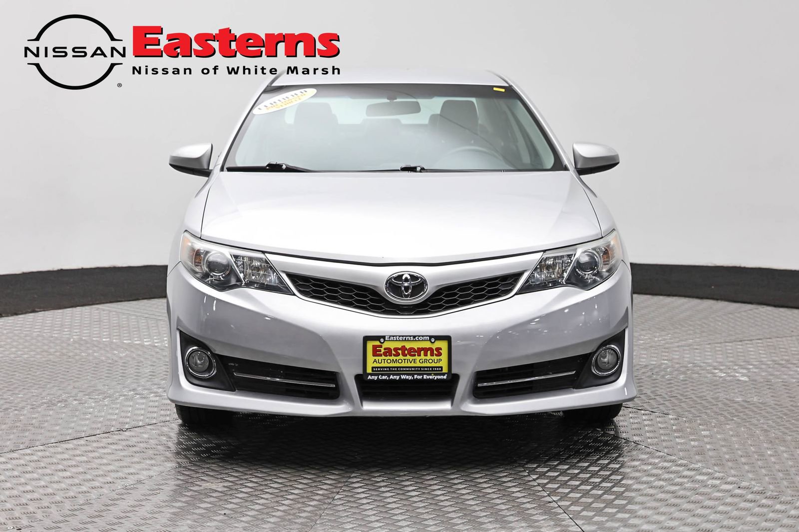 Used 2014 Toyota Camry SE FWD image 2