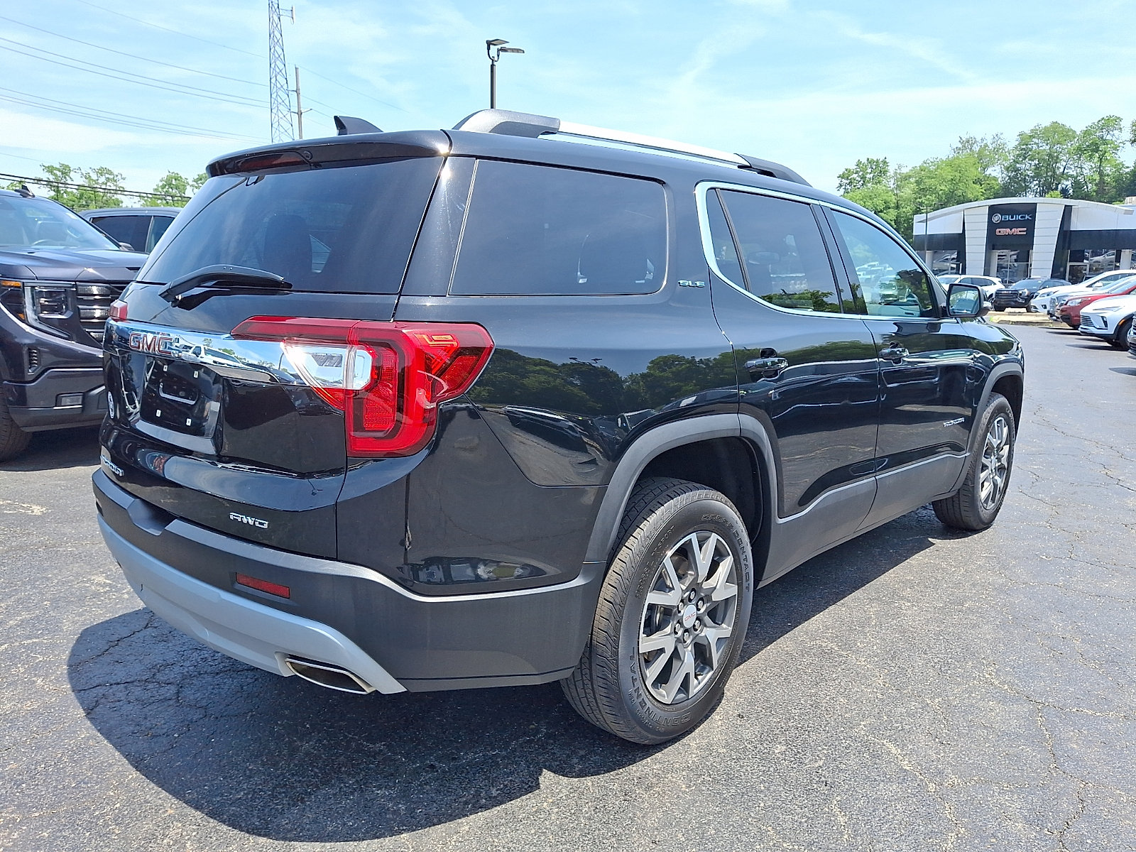 Used 2023 GMC Acadia SLE w/ Driver Convenience Package AWD/4WD image 7