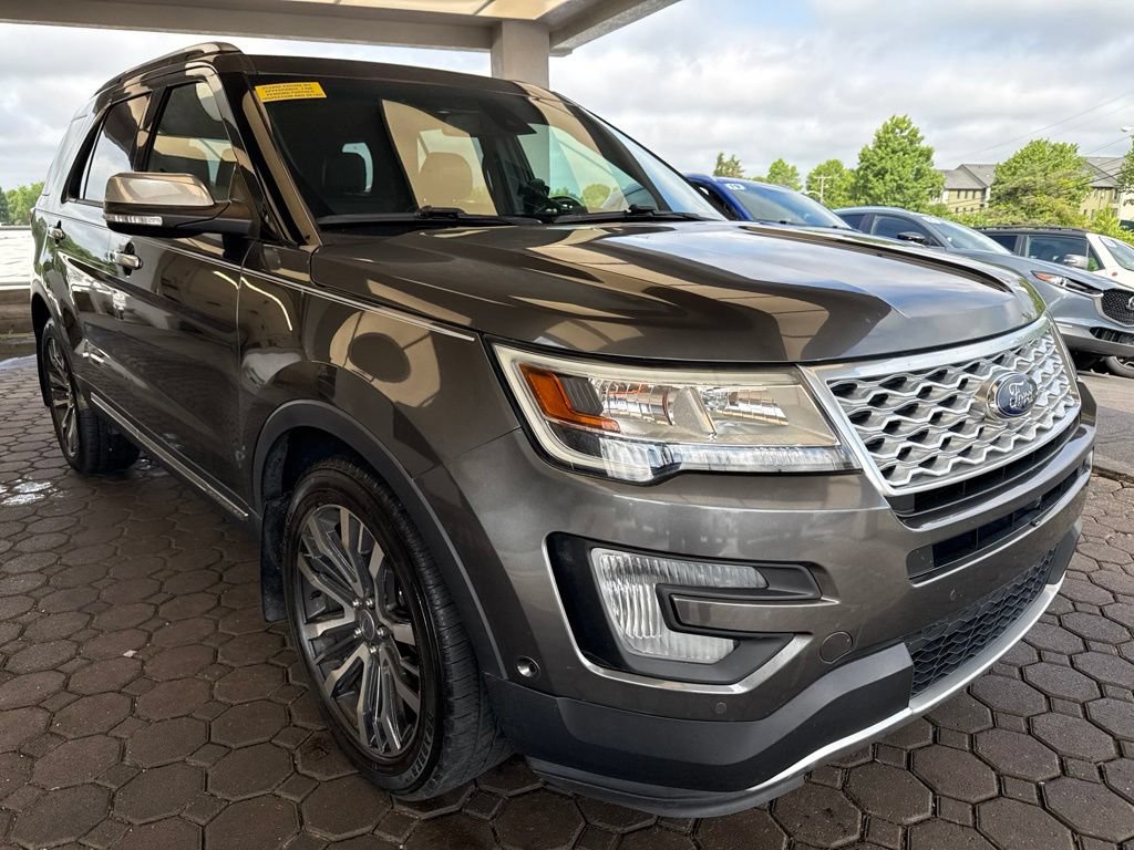 Used 2016 Ford Explorer Platinum AWD/4WD image 4