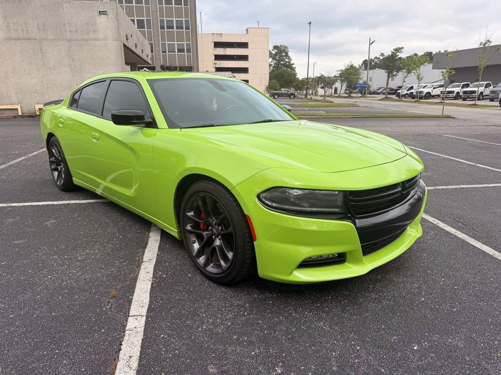 Used 2023 Dodge Charger SXT w/ Plus Group RWD image 5