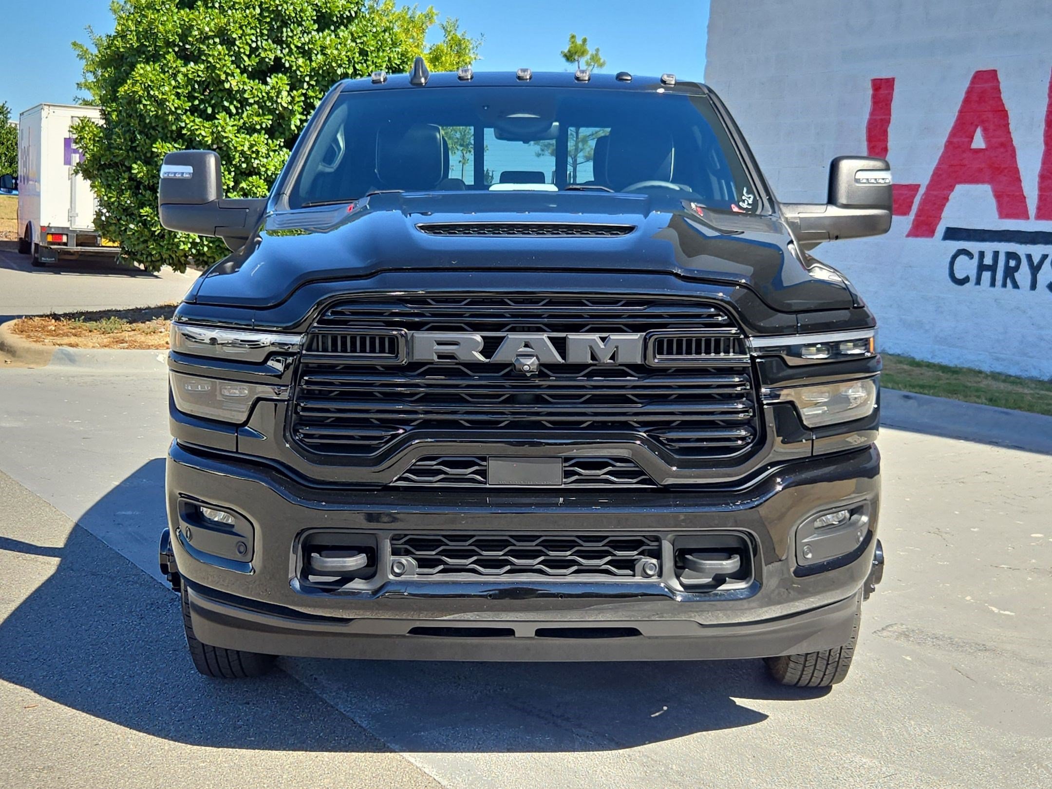Used 2025 RAM 3500 Laramie AWD/4WD image 2