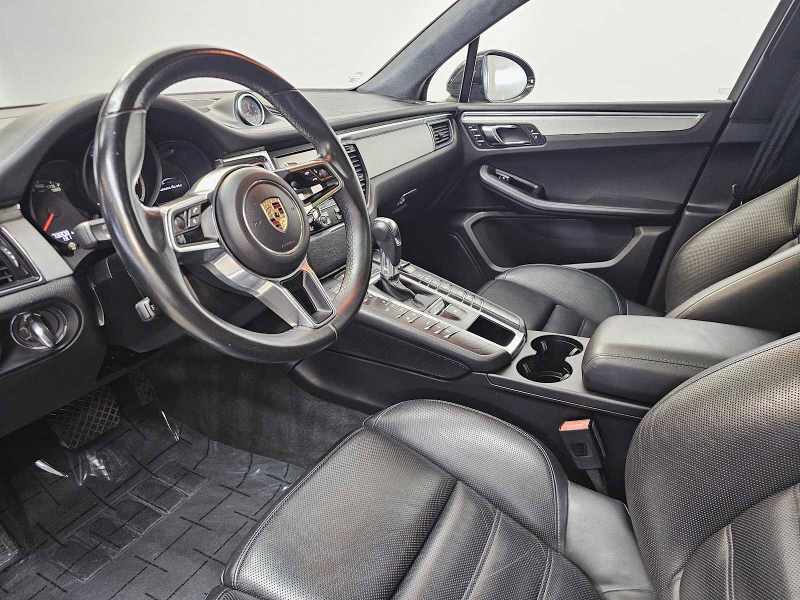 Used 2016 Porsche Macan Turbo w/ Premium Package Plus image 2