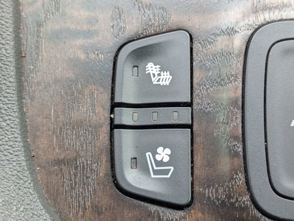 Used 2020 GMC Acadia Denali FWD image 25