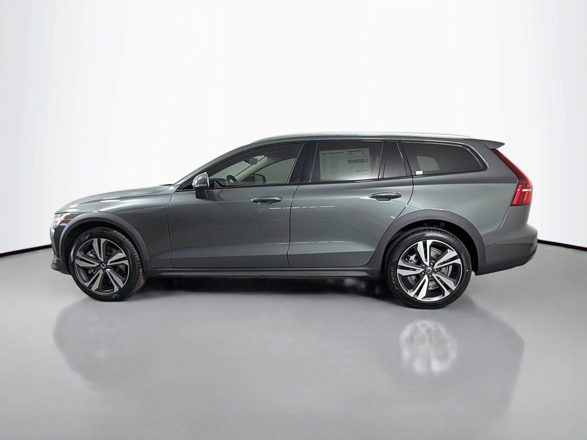 New 2026 Volvo V60 B5 Cross Country Plus w/ Protection Package Premier image 7