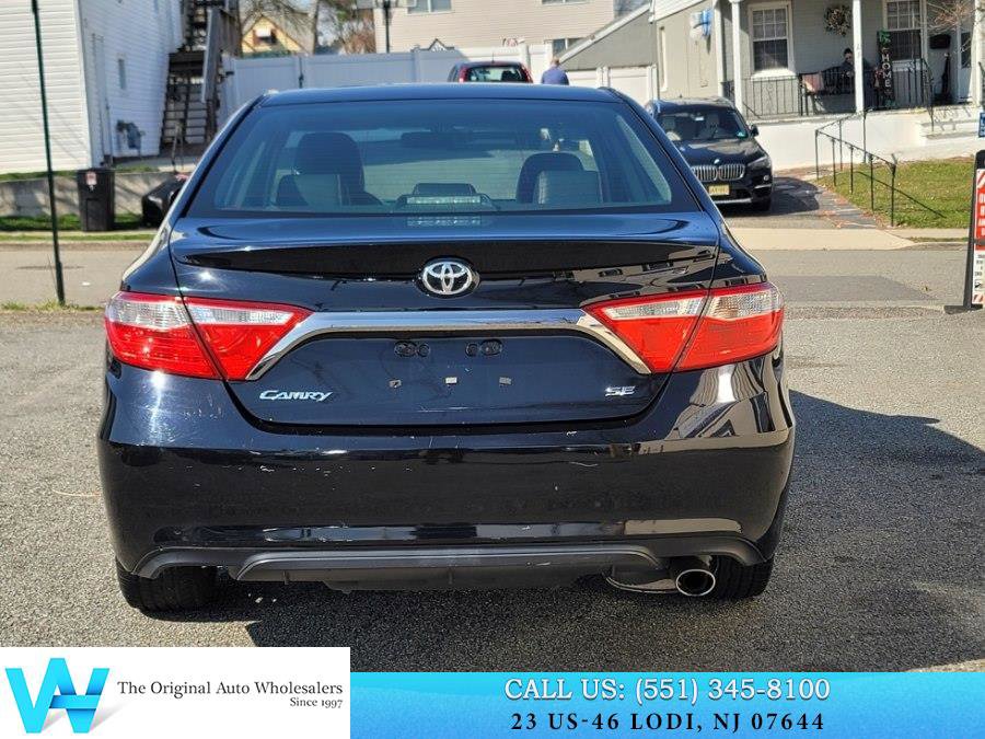 Used 2017 Toyota Camry SE image 5
