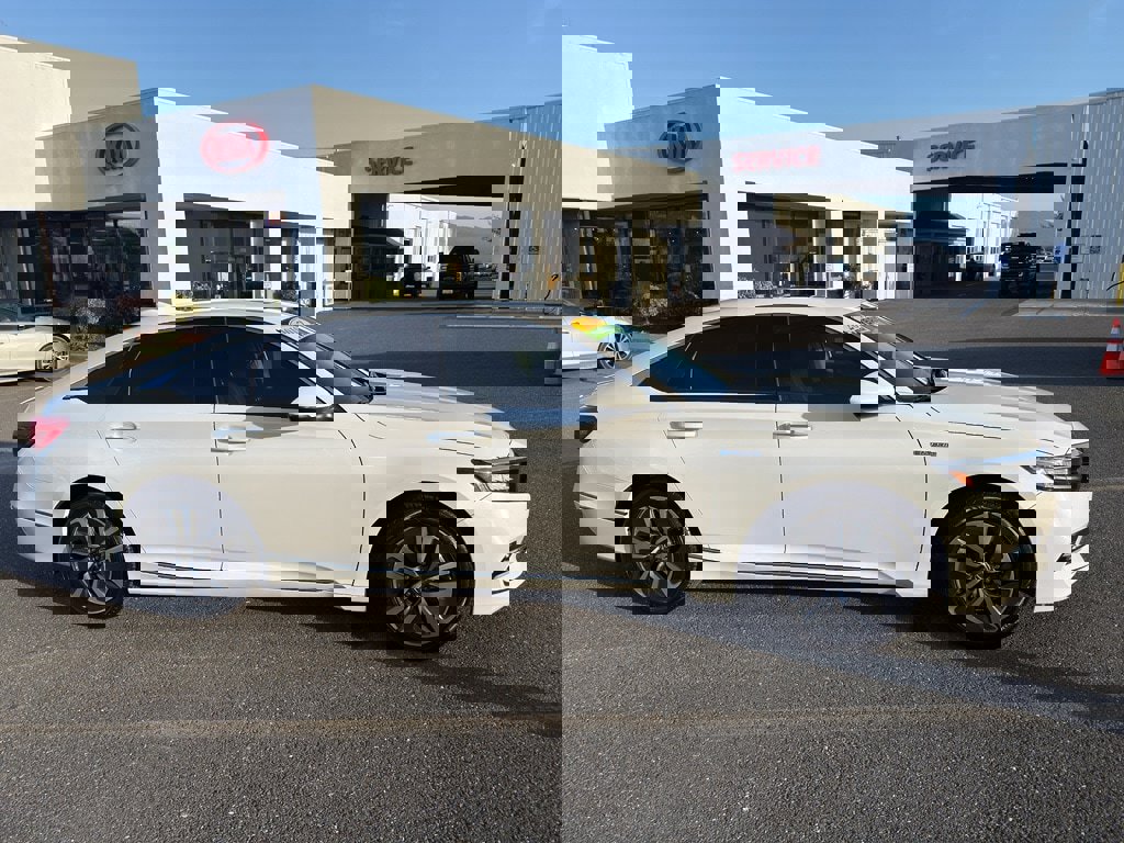 Used 2019 Honda Accord Touring image 3