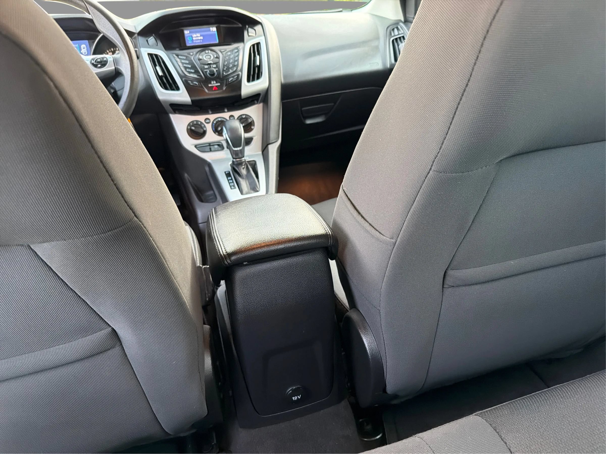 Used 2014 Ford Focus SE FWD image 20