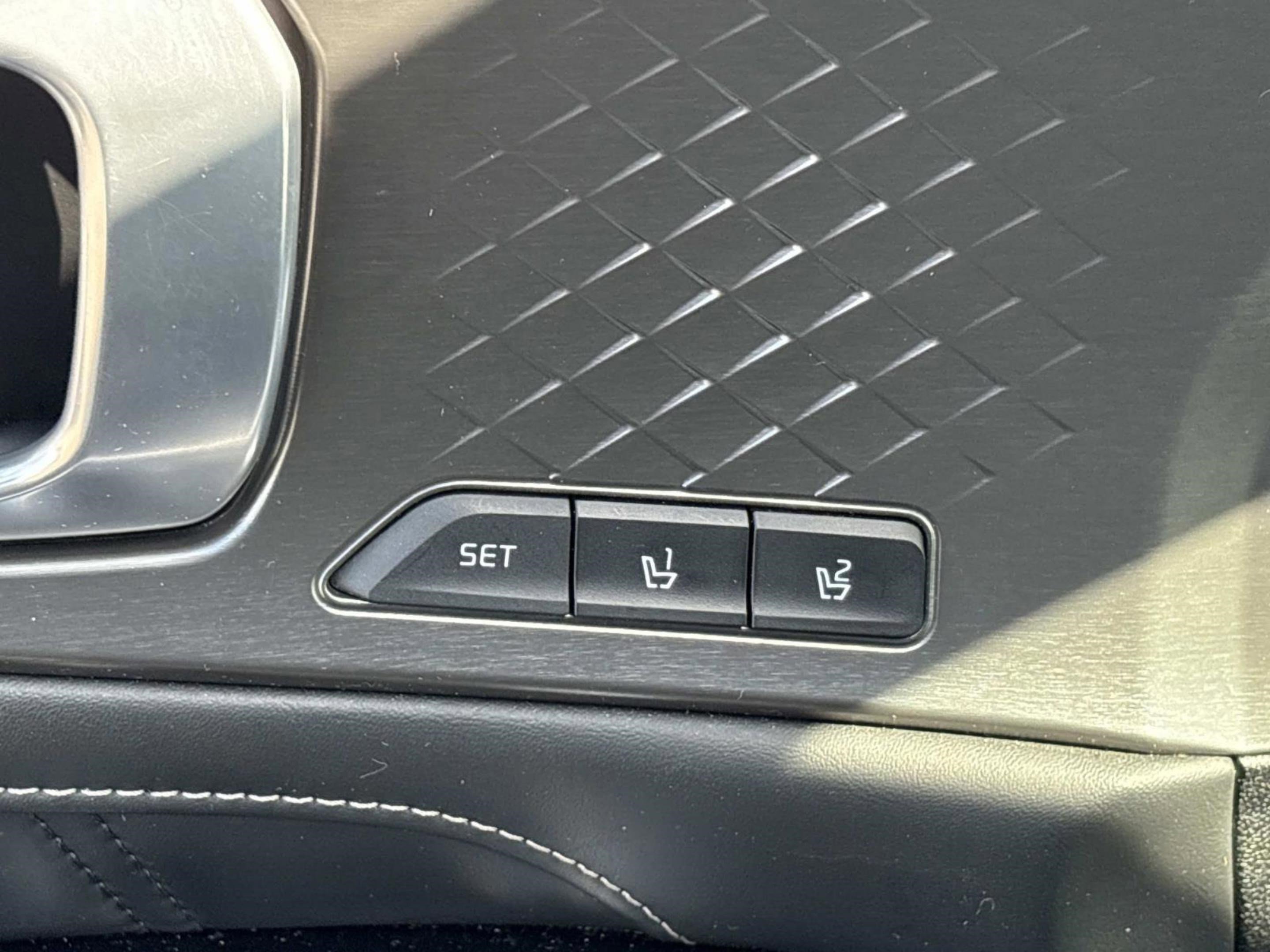 Used 2022 Kia Sorento SX image 26