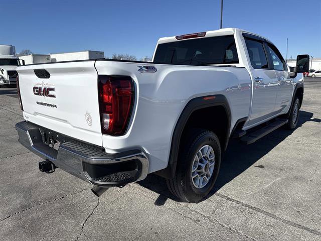 Used 2024 GMC Sierra 2500 Pro w/ Convenience Package image 4