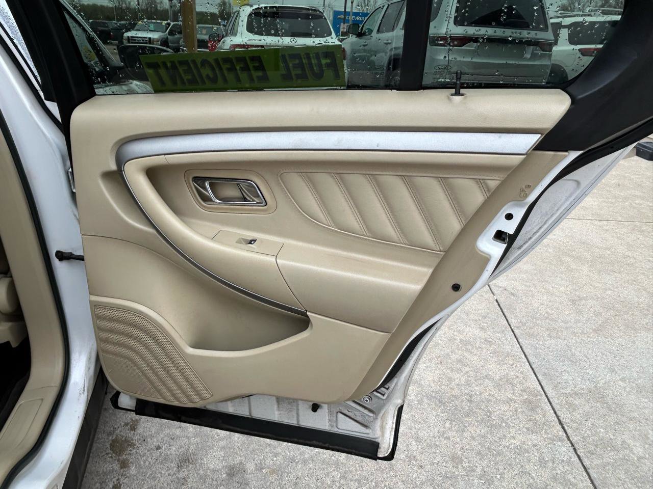 Used 2013 Ford Taurus SEL FWD image 15