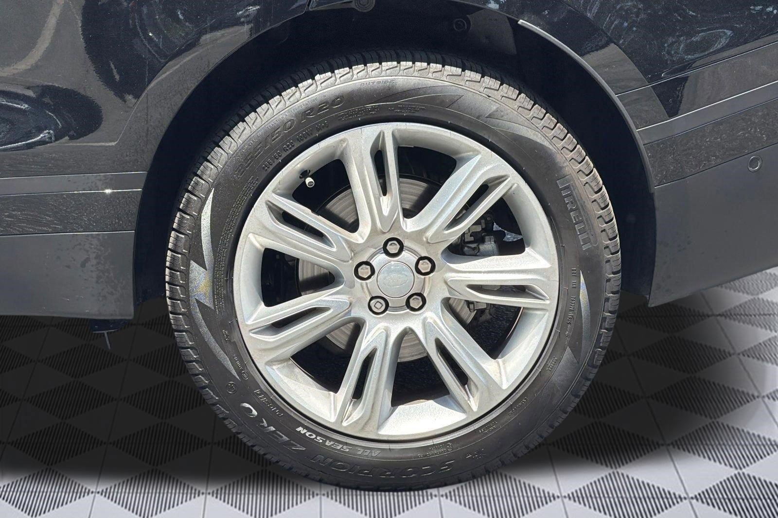 Used 2026 Land Rover Range Rover Velar S AWD/4WD image 11
