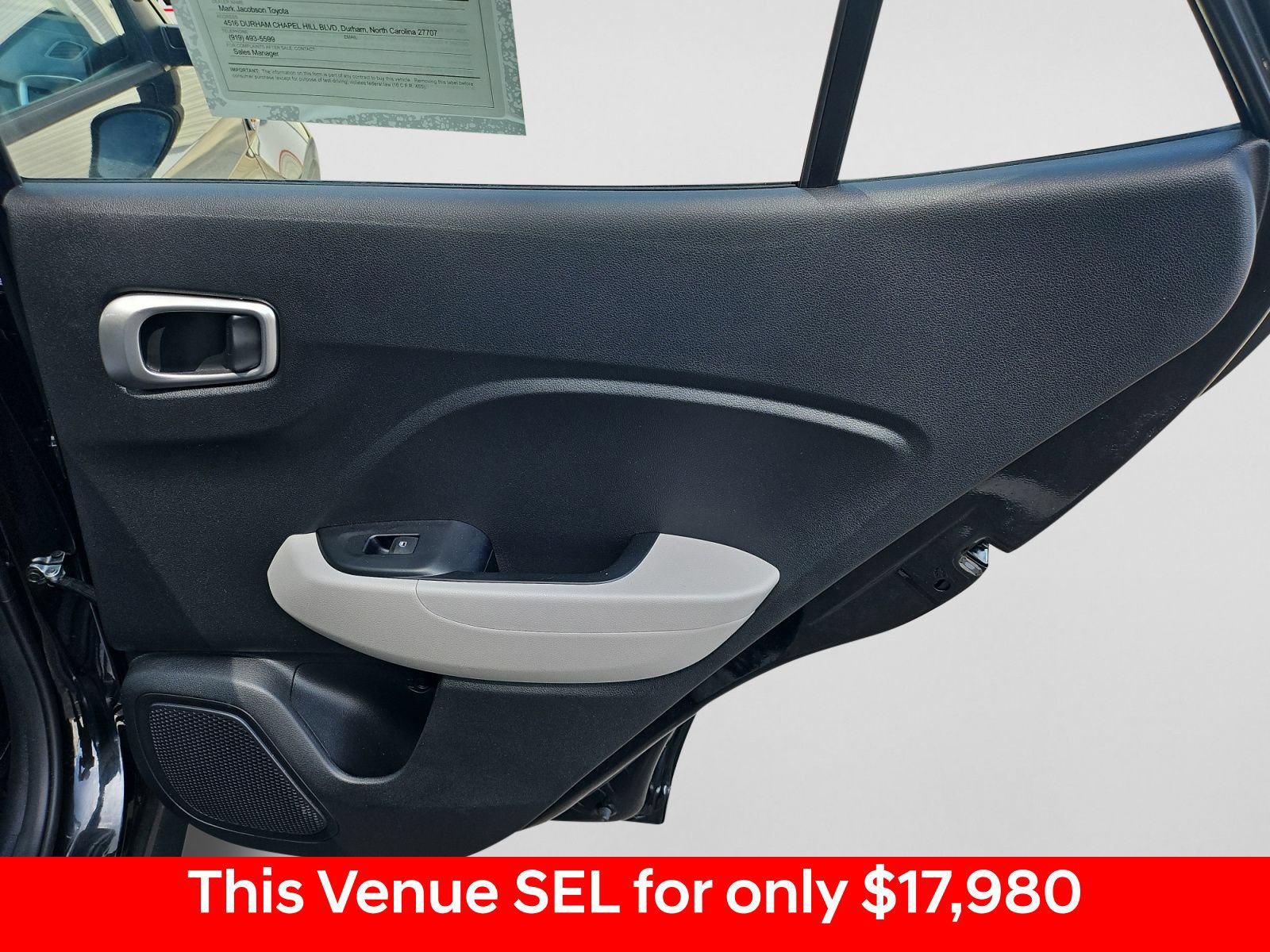 Used 2022 Hyundai Venue SEL FWD image 37