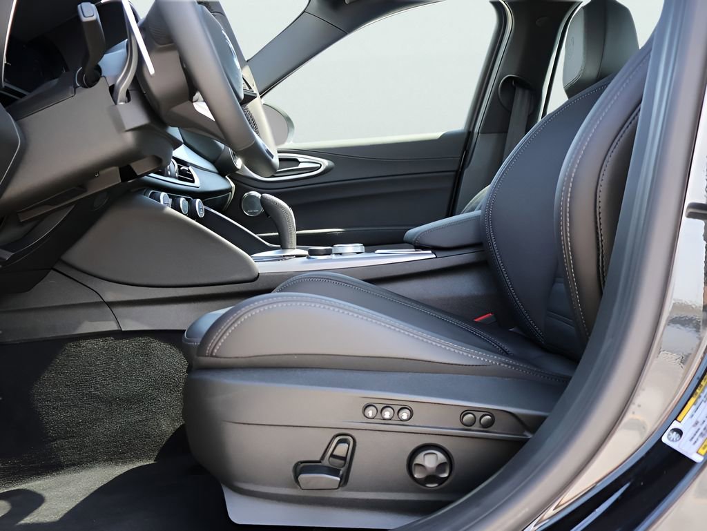 New 2026 Alfa Romeo Giulia AWD image 39