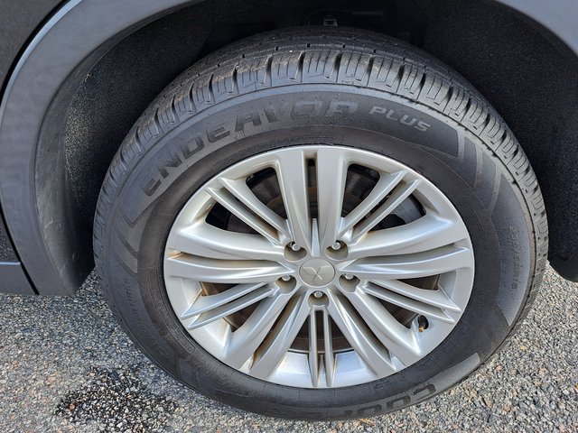Used 2024 Mitsubishi Outlander ES AWD/4WD image 30
