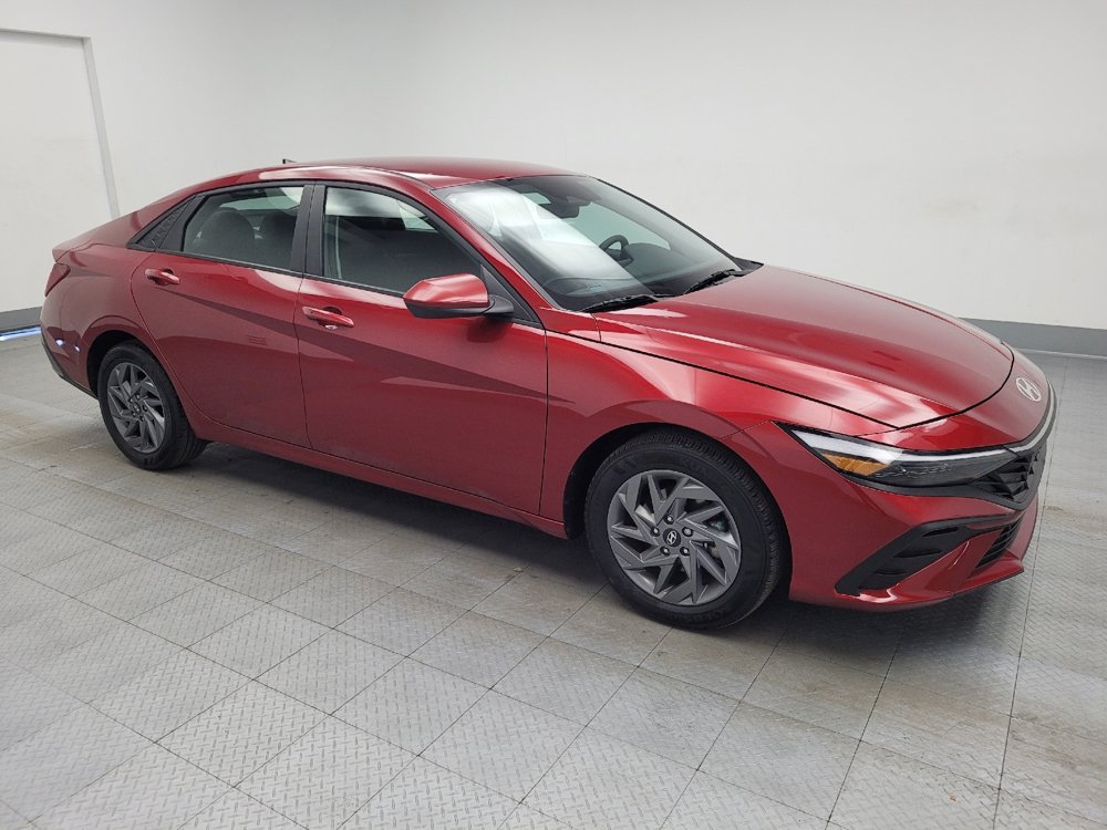 Used 2024 Hyundai Elantra Blue image 11