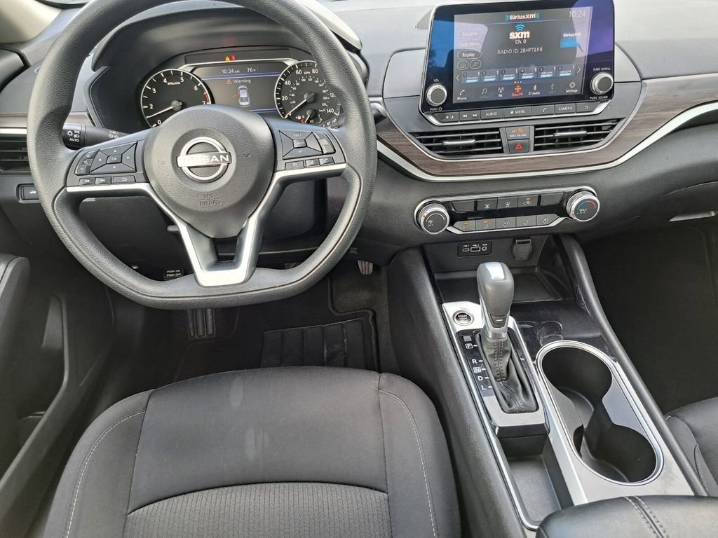 Used 2024 Nissan Altima 2.5 SV FWD image 20