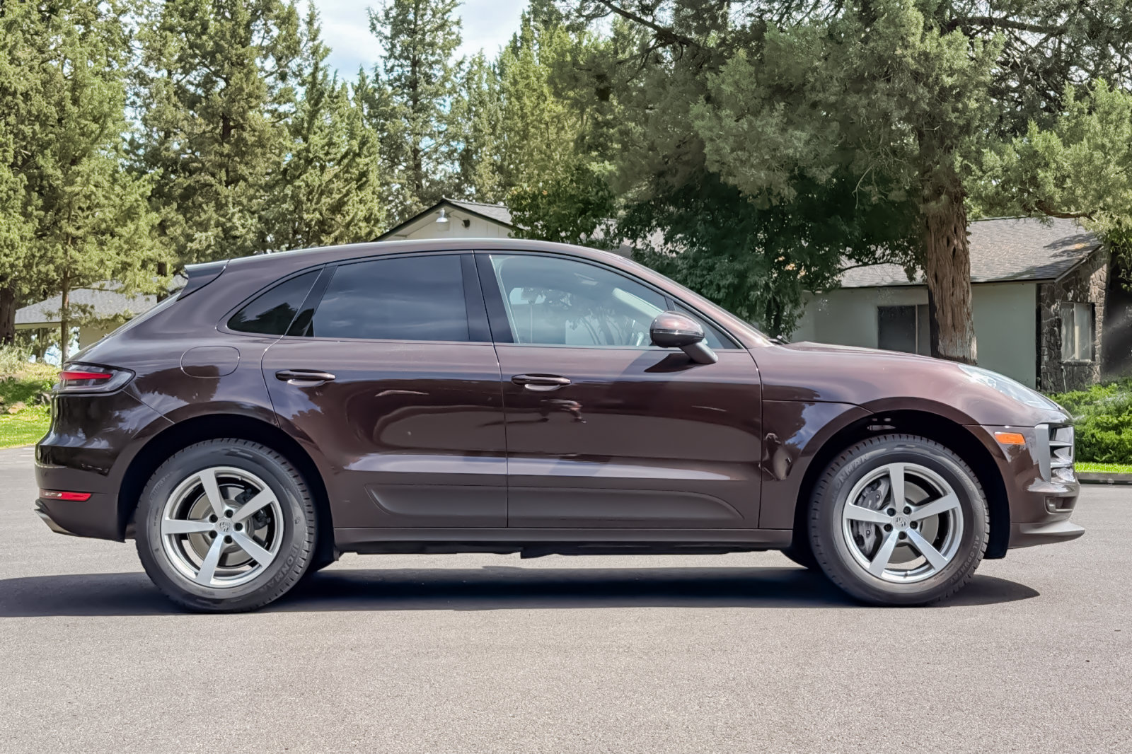 Used 2021 Porsche Macan AWD/4WD image 3