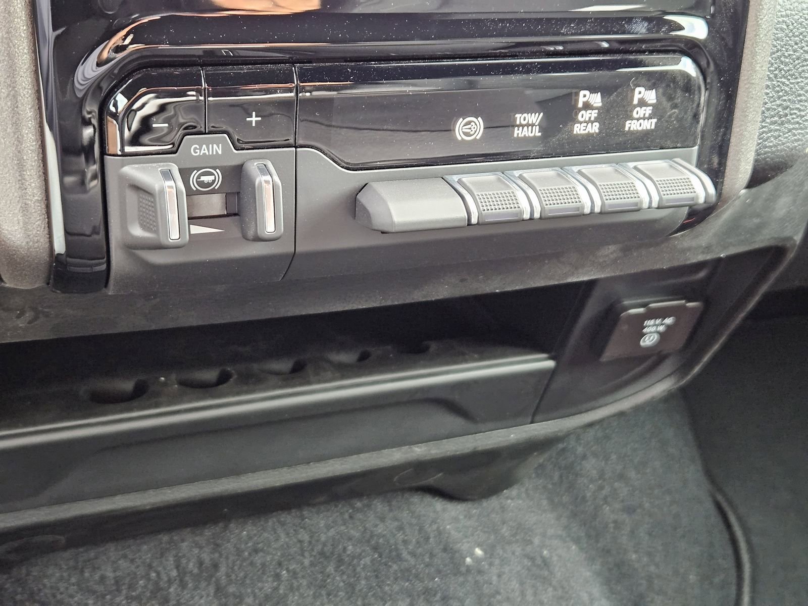 New 2026 RAM 3500 Tradesman AWD/4WD image 20