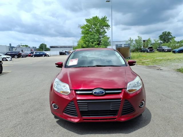 Used 2014 Ford Focus SE w/ Equipment Group 201A FWD image 2