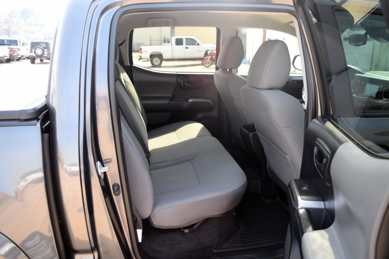 Used 2018 Toyota Tacoma SR5 AWD/4WD image 18