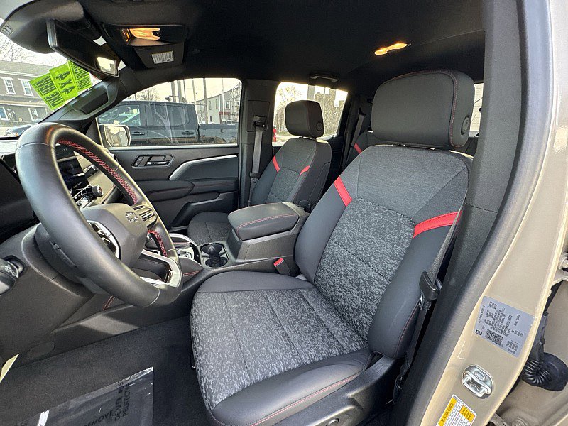 Certified 2024 Chevrolet Colorado Z71 w/ LPO, Dark Essentials Package image 16