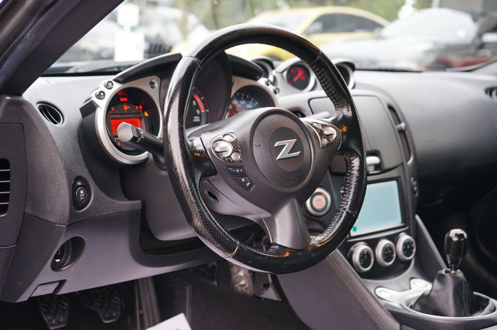 Used 2016 Nissan 370Z Coupe image 13