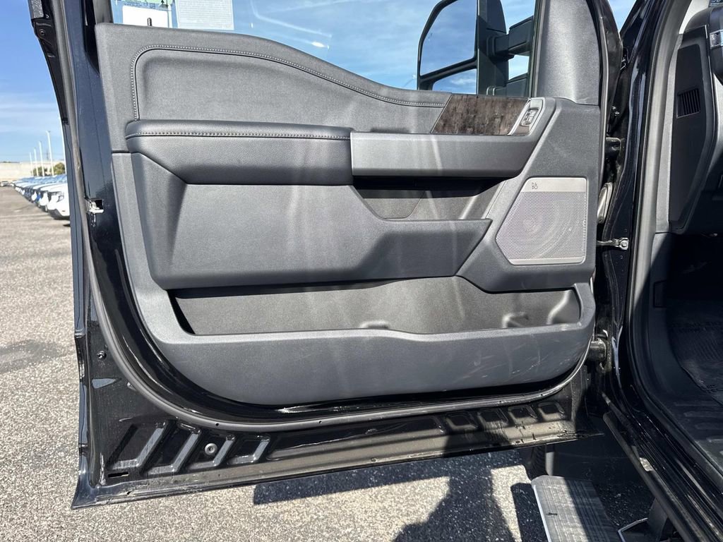 New 2025 Ford F350 Lariat w/ Lariat Ultimate Package image 17