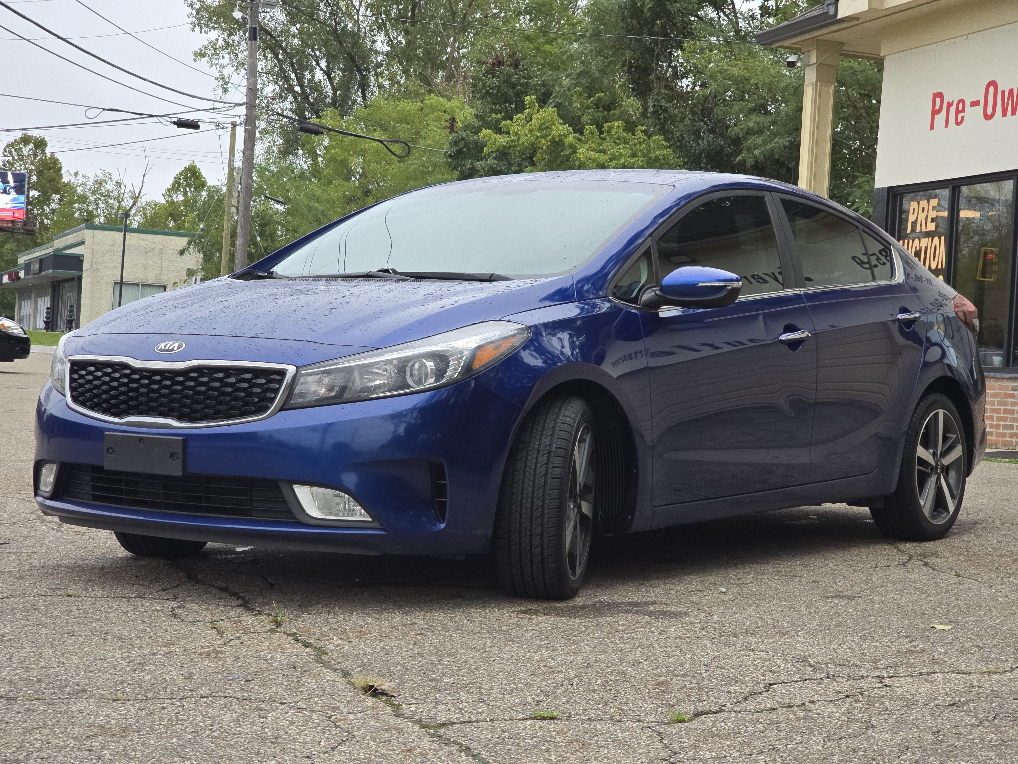 Used 2017 Kia Forte EX FWD image 3