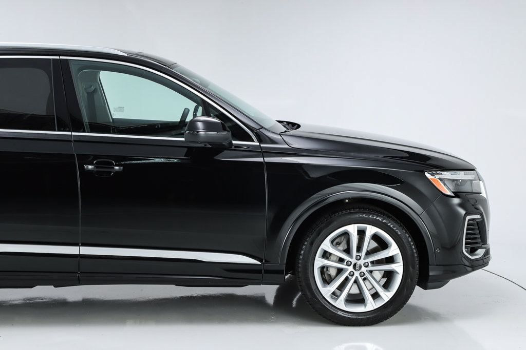 Used 2025 Audi Q7 3.0T Prestige w/ Prestige Package AWD/4WD image 16