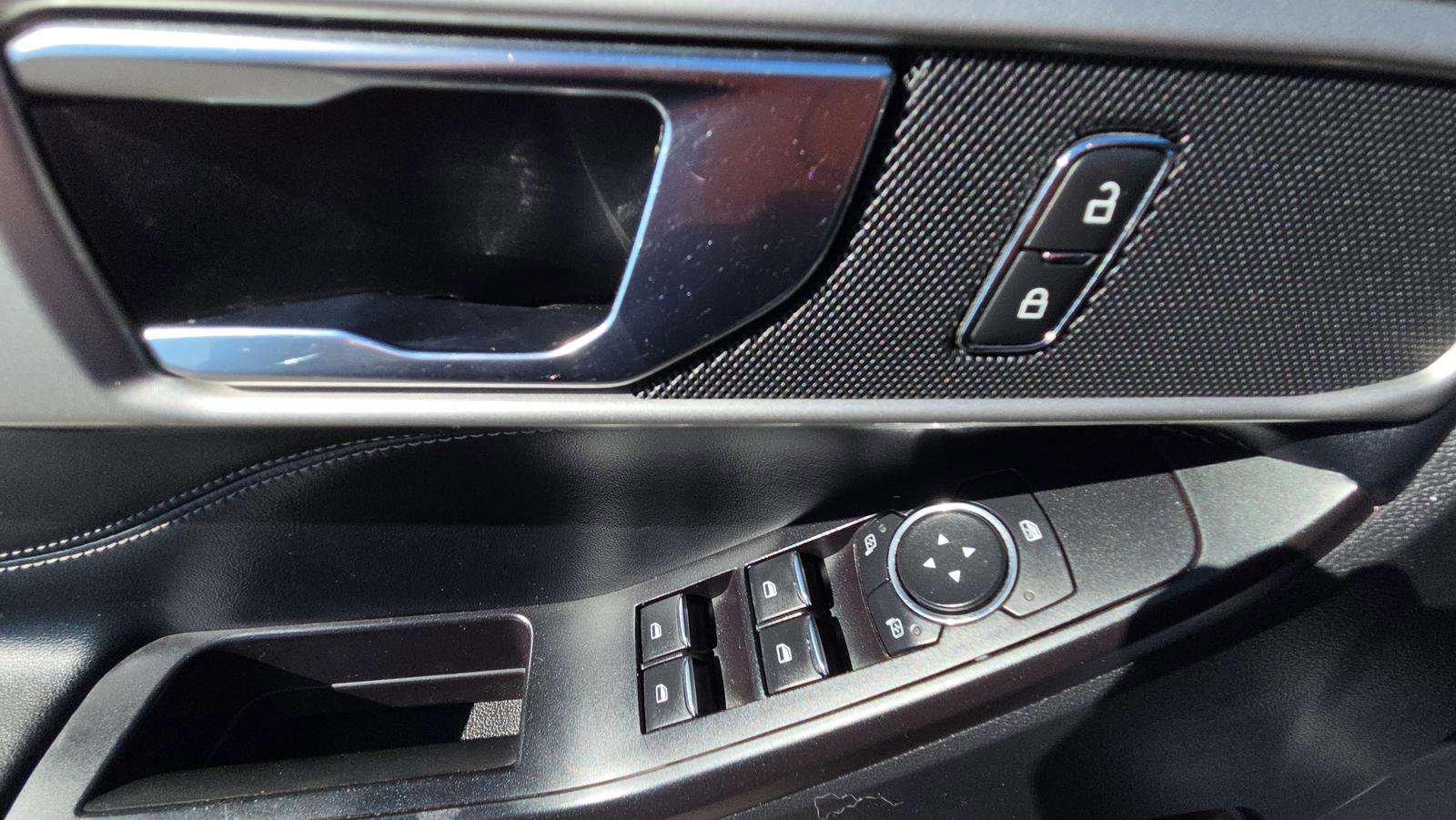 Used 2020 Ford Explorer XLT w/ Equipment Group 202A image 26