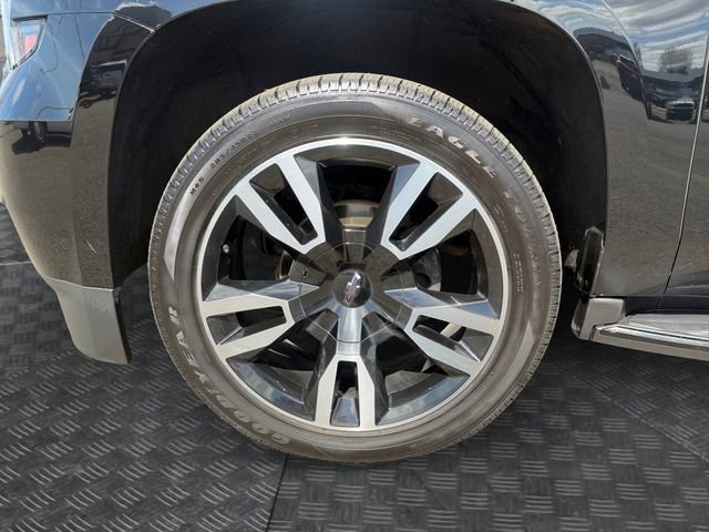 Used 2020 Chevrolet Suburban LT w/ RST Edition image 14