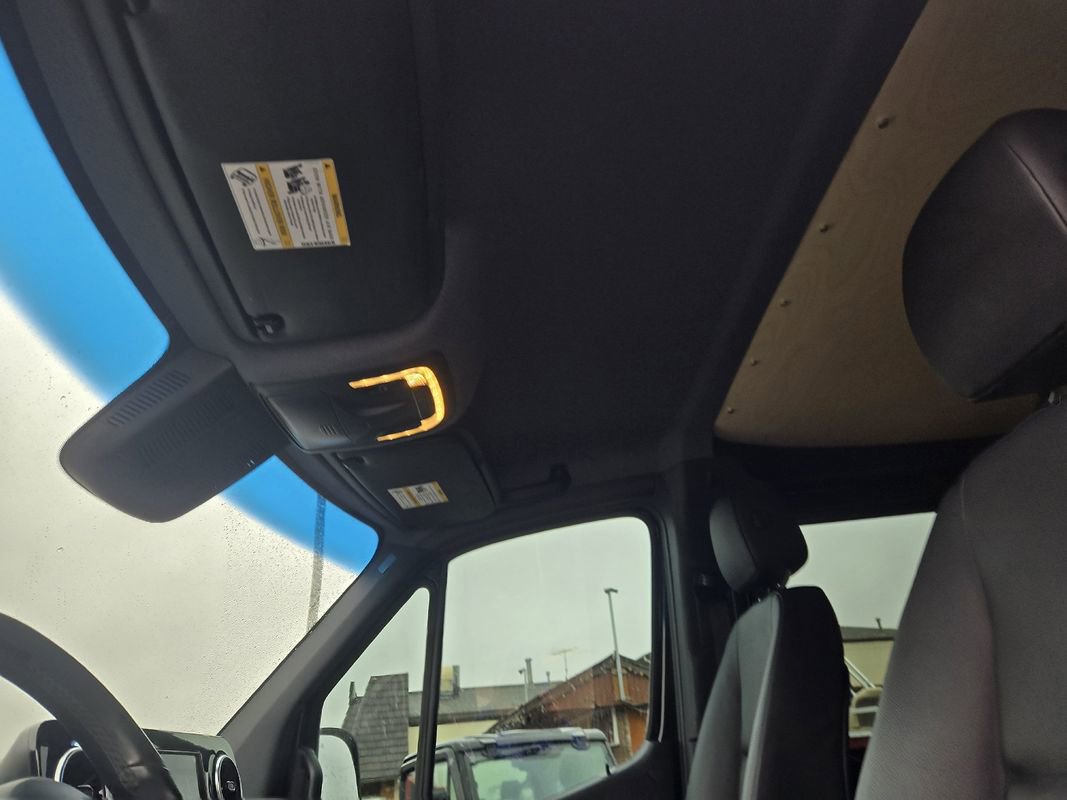 Used 2020 Mercedes-Benz Sprinter 2500 image 19