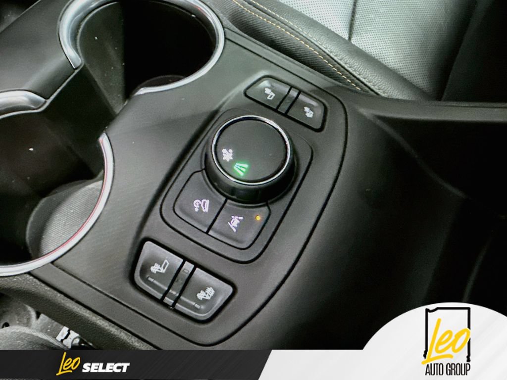 Used 2020 GMC Terrain SLT w/ Preferred Package FWD image 21