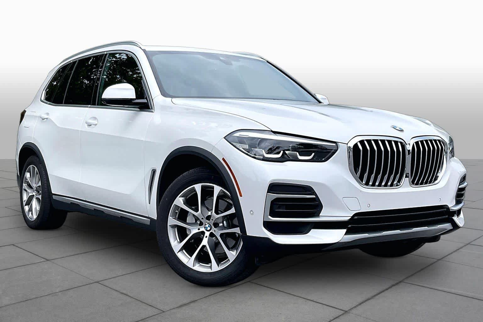 Used 2022 BMW X5 xDrive40i w/ Premium Package AWD/4WD image 2