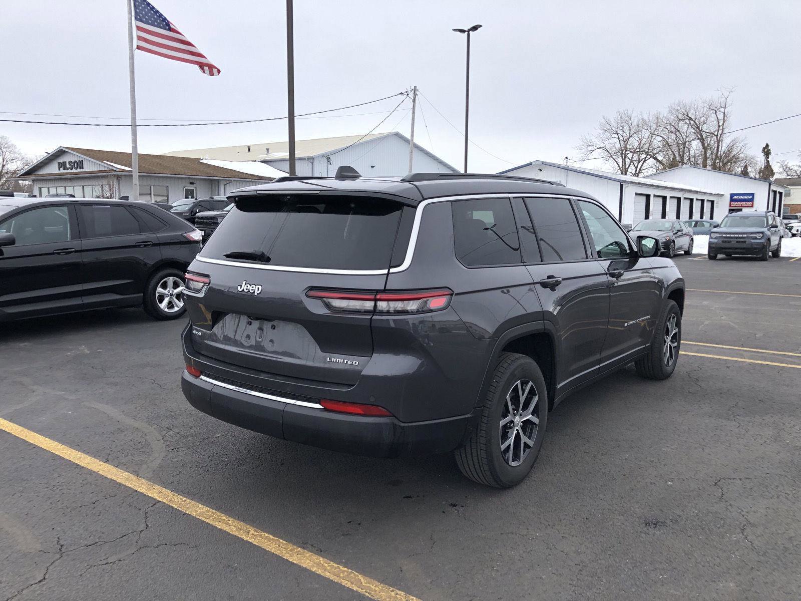 Used 2024 Jeep Grand Cherokee L Limited w/ Luxury Tech Group II image 28