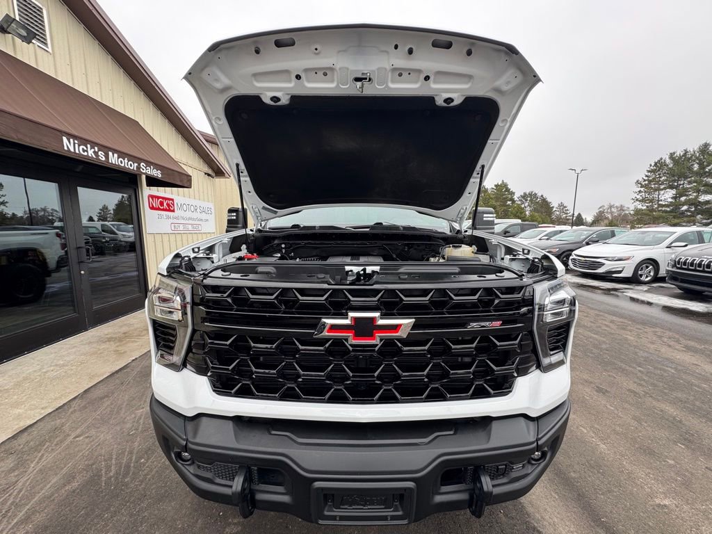 Used 2024 Chevrolet Silverado 2500 ZR2 w/ ZR2 Bison Edition image 11
