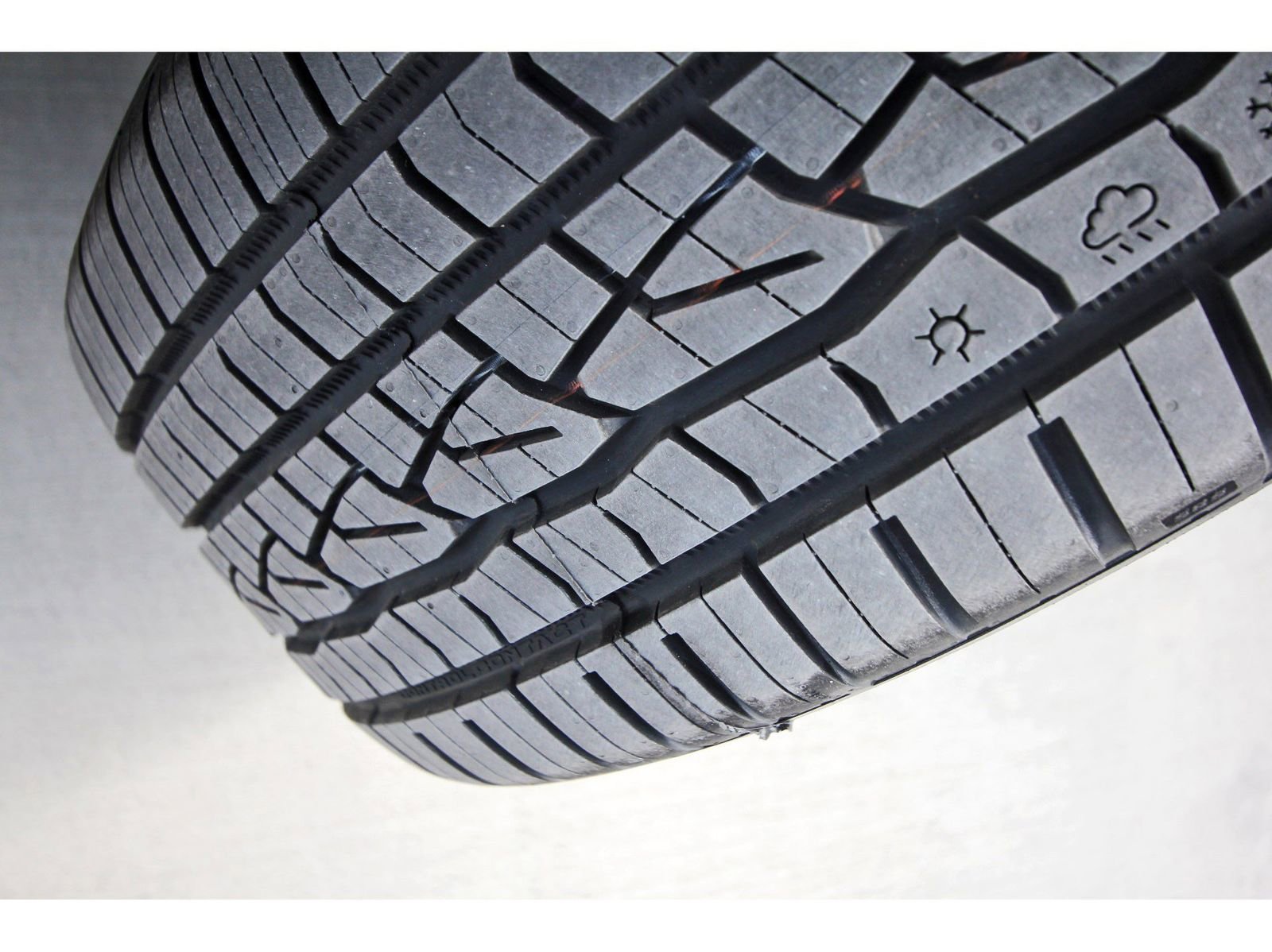 Used 2023 Dodge Challenger SXT image 31